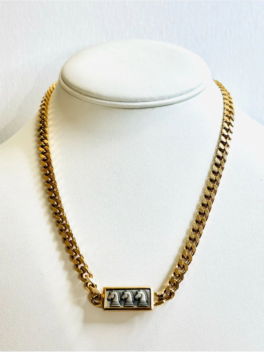Men’s Tailored Male Gold Curb Chain Necklace with Knight Chess Horses